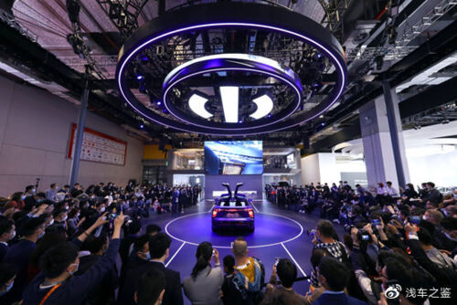 高合HiPhi X以新“车舞”秀为车展观众带来沉浸式TECHLUXE®科技豪华体验